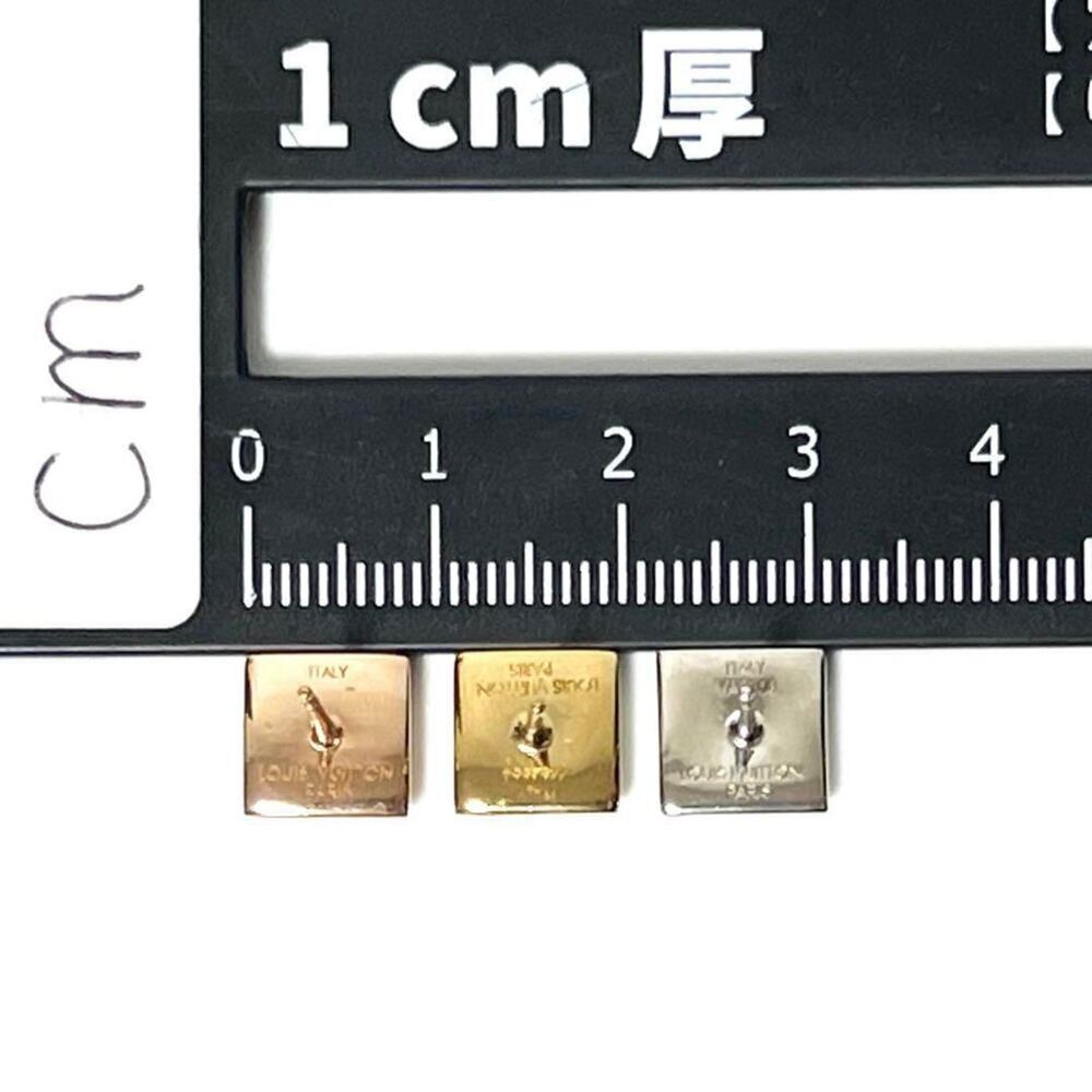 LOUIS VUITTON Earrings - Picture 9 of 10